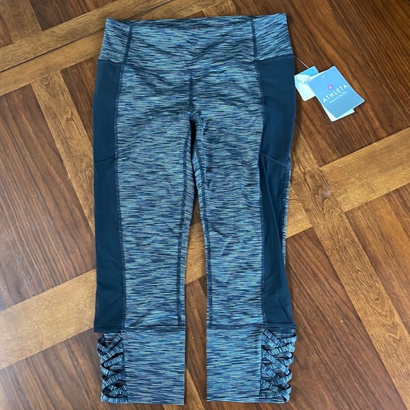 NWT ATHLETA MIND OVER MAT CAPRI LEGGINGS - SIZE SM - Picture 3 of 8